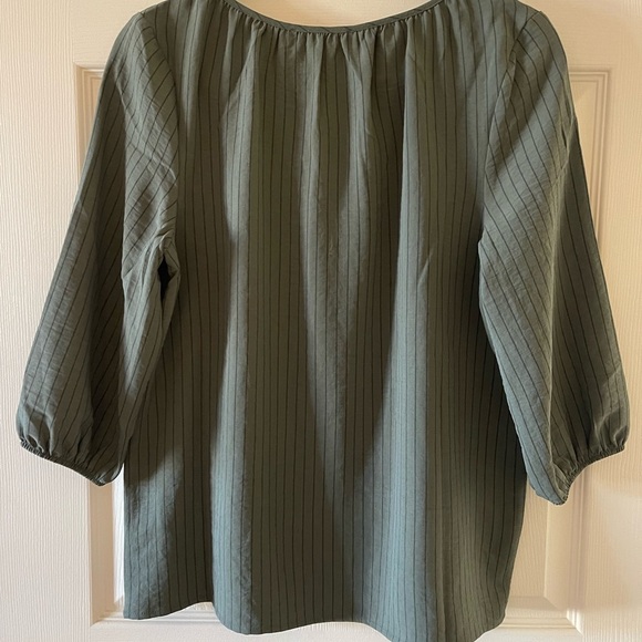 New York clothing company shirt • NWT • womans M - Picture 2 of 5